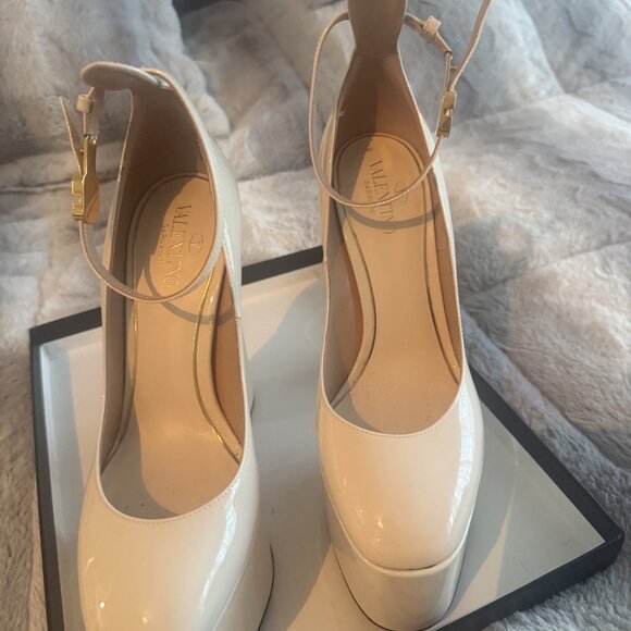 VALENTINO GARAVANI TAN-GO PLATFORM PUMP LIGHT IVORY PATENT LEATHER 155 MM 37 - Picture 2 of 6